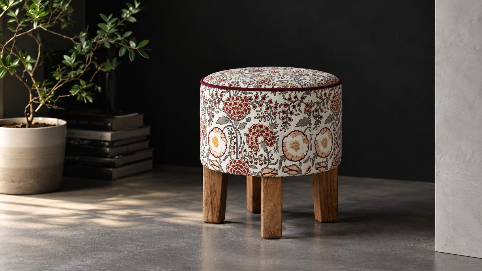 Statement Pouffe